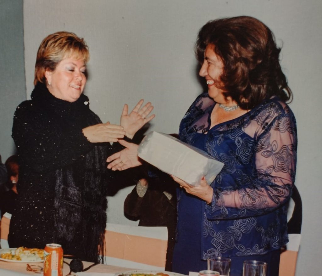 Emotivo homenaje póstumo a las maestras María Luisa Dávila Marín y Sylvia Elena Balbuena Vivas