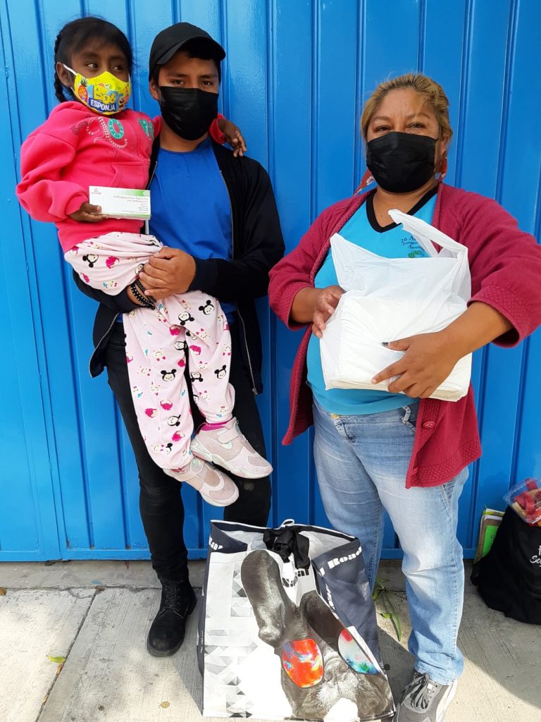 Una de sus acciones principales de Salva al Mar, es poder ayudar a la compra de medicamentos para los niños y niñas con insuficiencia renal y cáncer del Hospital para el Niño Poblano