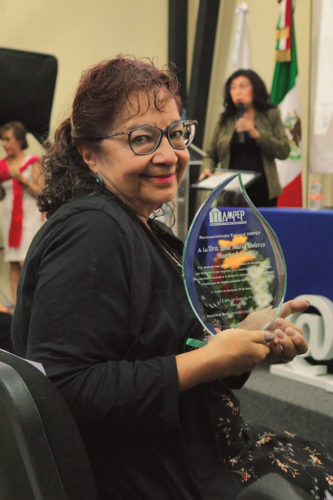 escritora Ana María Dolores Huerta Jaramillo, por más de 50 años como investigadora, historiar a las mujeres y visibilizar las ciencias médicas y la botánica.
