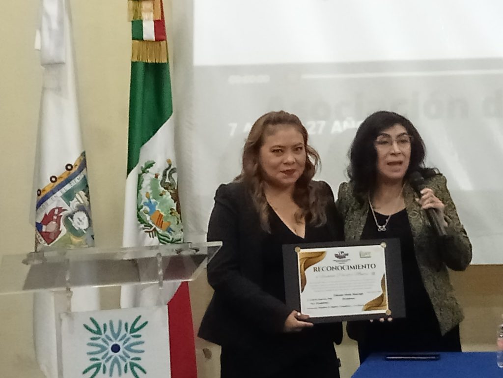 así como a Yazmín Peralta Montes que representó a México en el Conversatorio Iberoamericano organizado por la Asociación Mundial de Mujeres Periodistas y Escritoras –AMMPE- Word Capitulo México